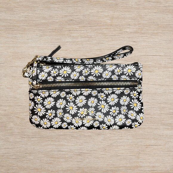 Lot of 4 Assorted Purses Wristlets Bags Mixed Brands Excellent Condition - Picture 5 of 5